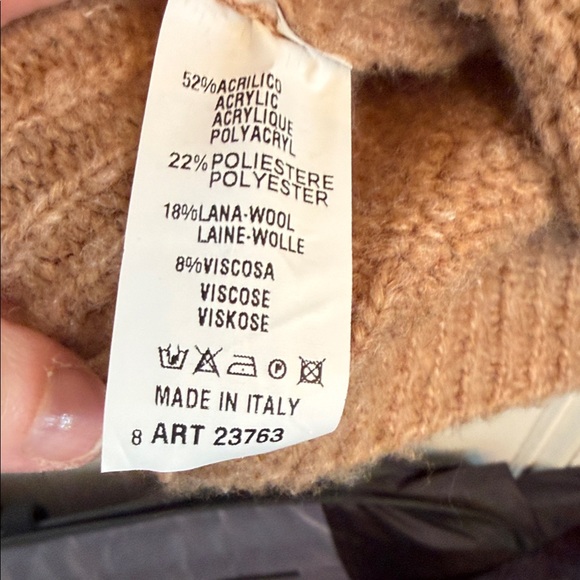 Elegant Tan Pullover with Blue Floral Design by Rita Ros - Picture 9 of 9